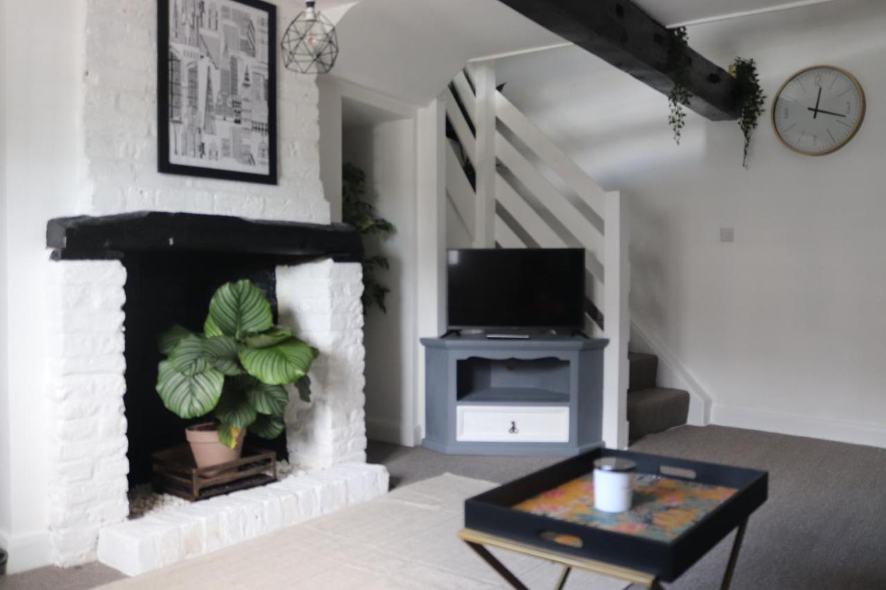 Grade I Listed Luxury Apartment In Hertfordshire 웨어 외부 사진